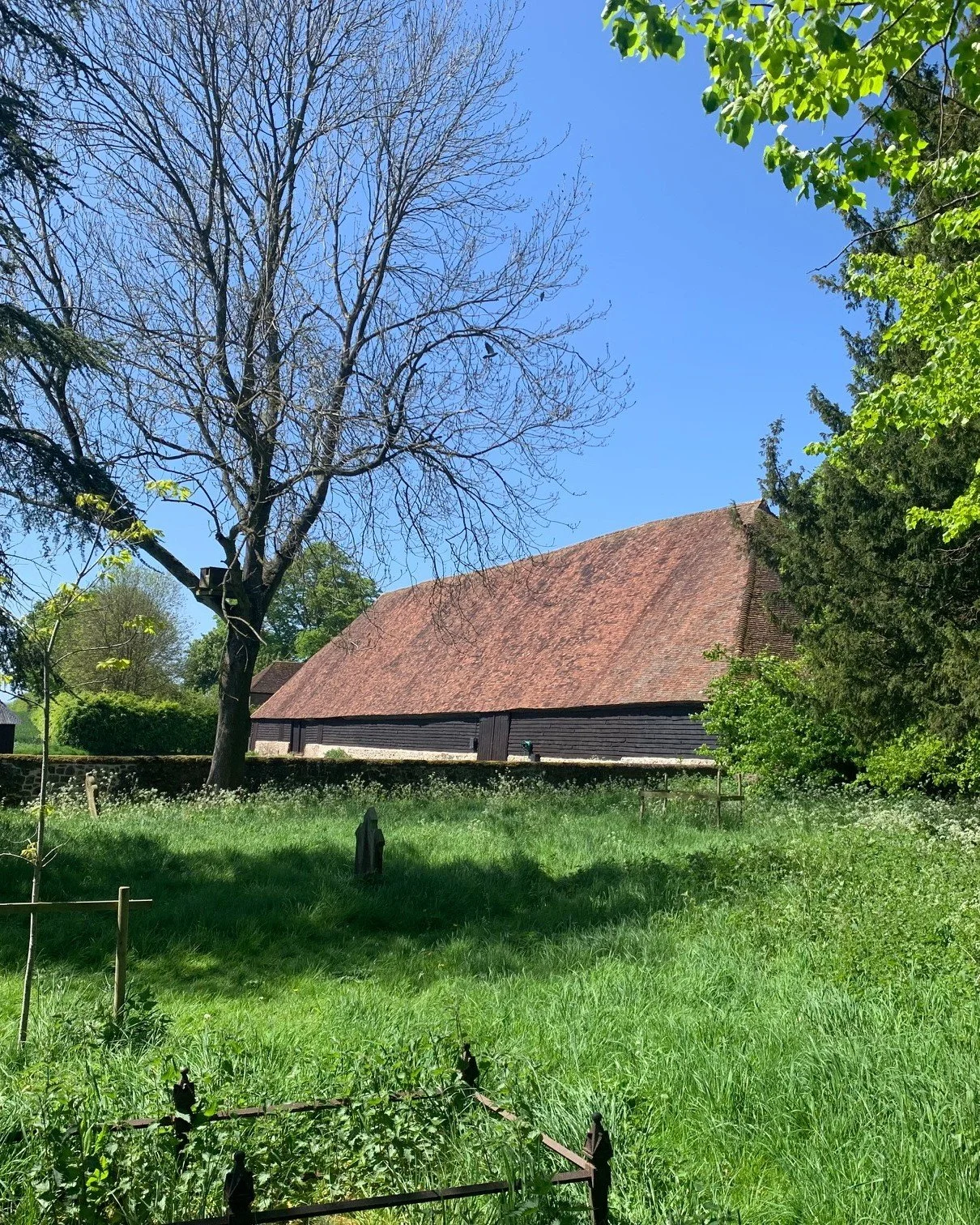 🍂 **Get Ready for the Handmade Mid Winter Market &ndash; Lenham Tithe Barn!** Don&rsquo;t miss out on this exciting local event to embrace the winter season in style!

**Handmade Mid Winter Market &ndash; Lenham Tithe Barn**
📍 ME17 1HL
🗓 November 