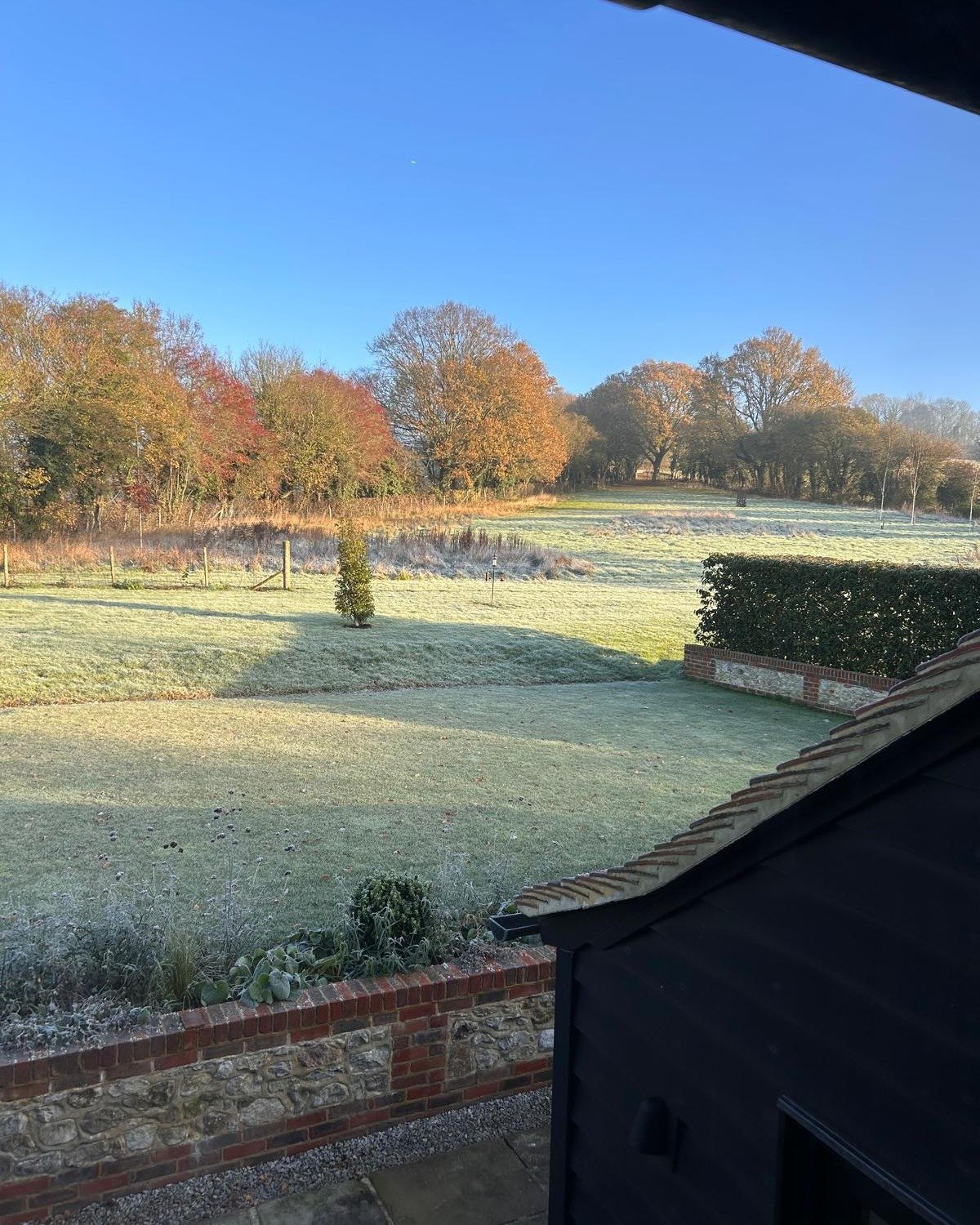 Frosty mornings at Elvey Farm

There&rsquo;s something magical about the frost-kissed mornings we've experienced here at Elvey Farm this past week. Nestled between Pluckley and Egerton, our historic stable block provides the perfect backdrop for peac