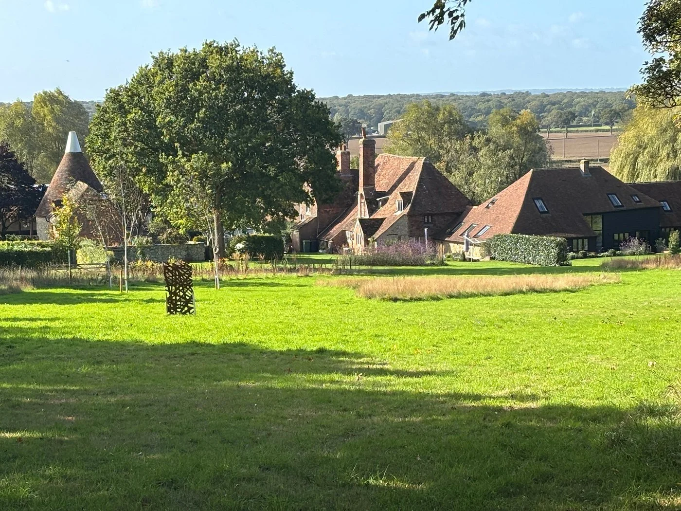 A stunning view of Elvey Farm

Have you ever seen a farm from above? 🌾✨ From our garden fields, Elvey Farm reveals its beauty: the stable block with our five luxury suites on the right, the middle section transforming into our home, and the resident