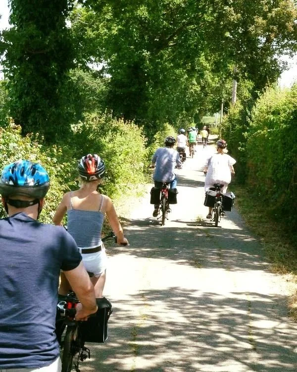Looking for the perfect countryside adventure during your stay at Elvey Farm? 🚲🌿

Just a short drive away at Headcorn Aerodrome, discover UK Electric Bike Centre &mdash; offering electric bike hire, guided tours and countryside cycling routes throu