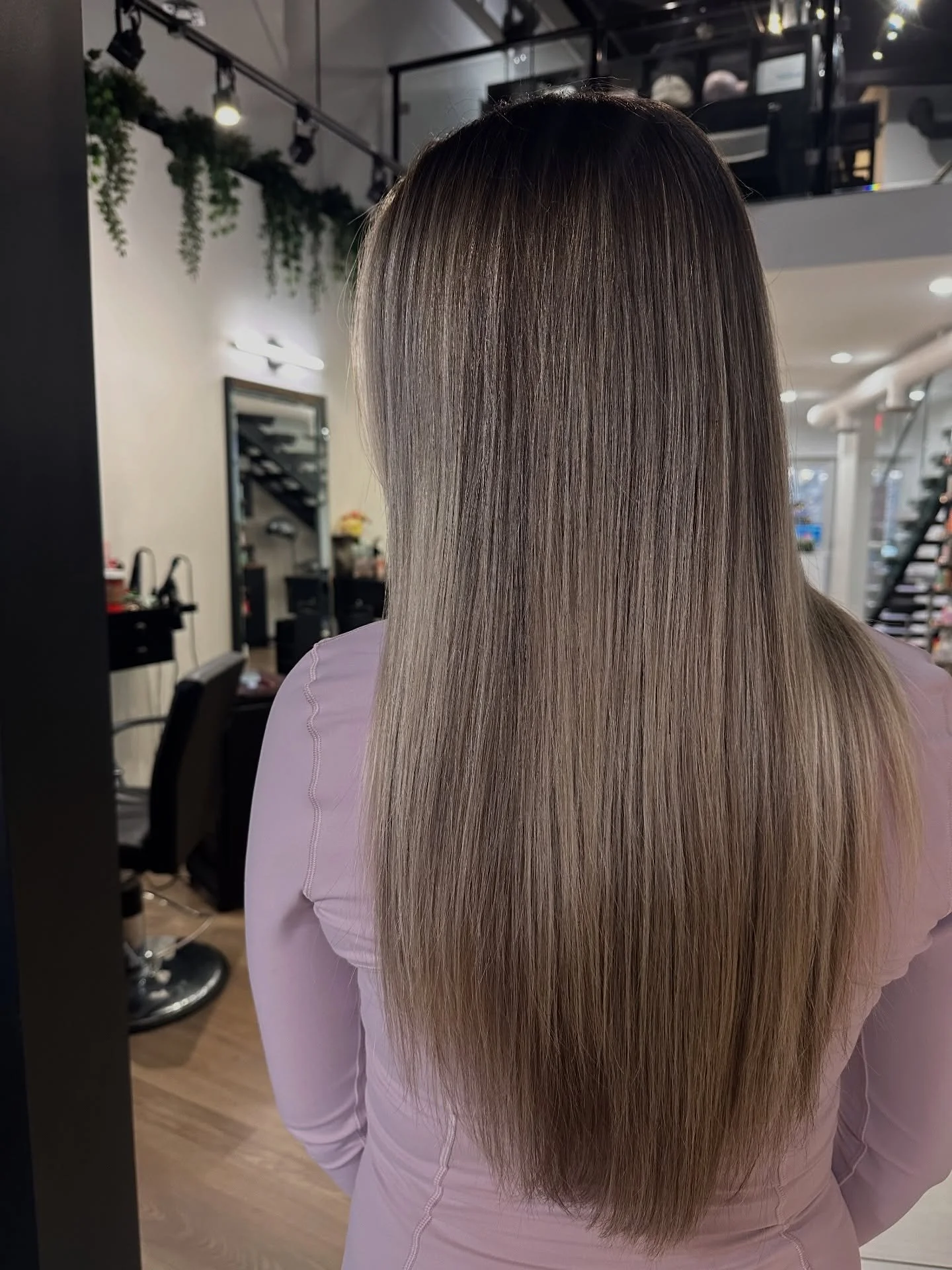 C H A M P A G N E

The perfect blend 🤩winter bronde please 🙋🏼&zwj;♀️