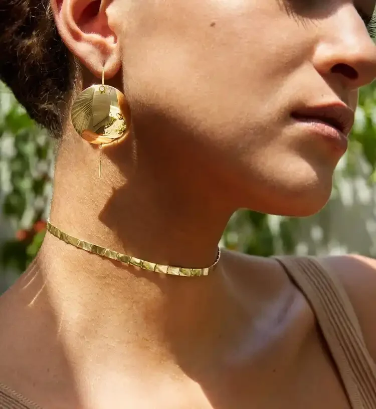 Narcissus+Disc+Earring+3_compressed.webp