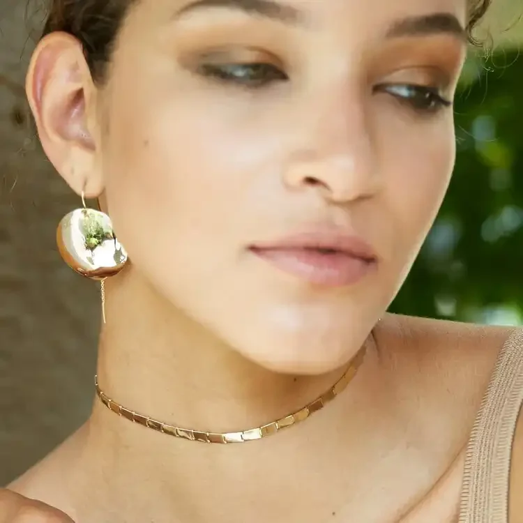 Narcissus+Disc+Earring+2_compressed.webp