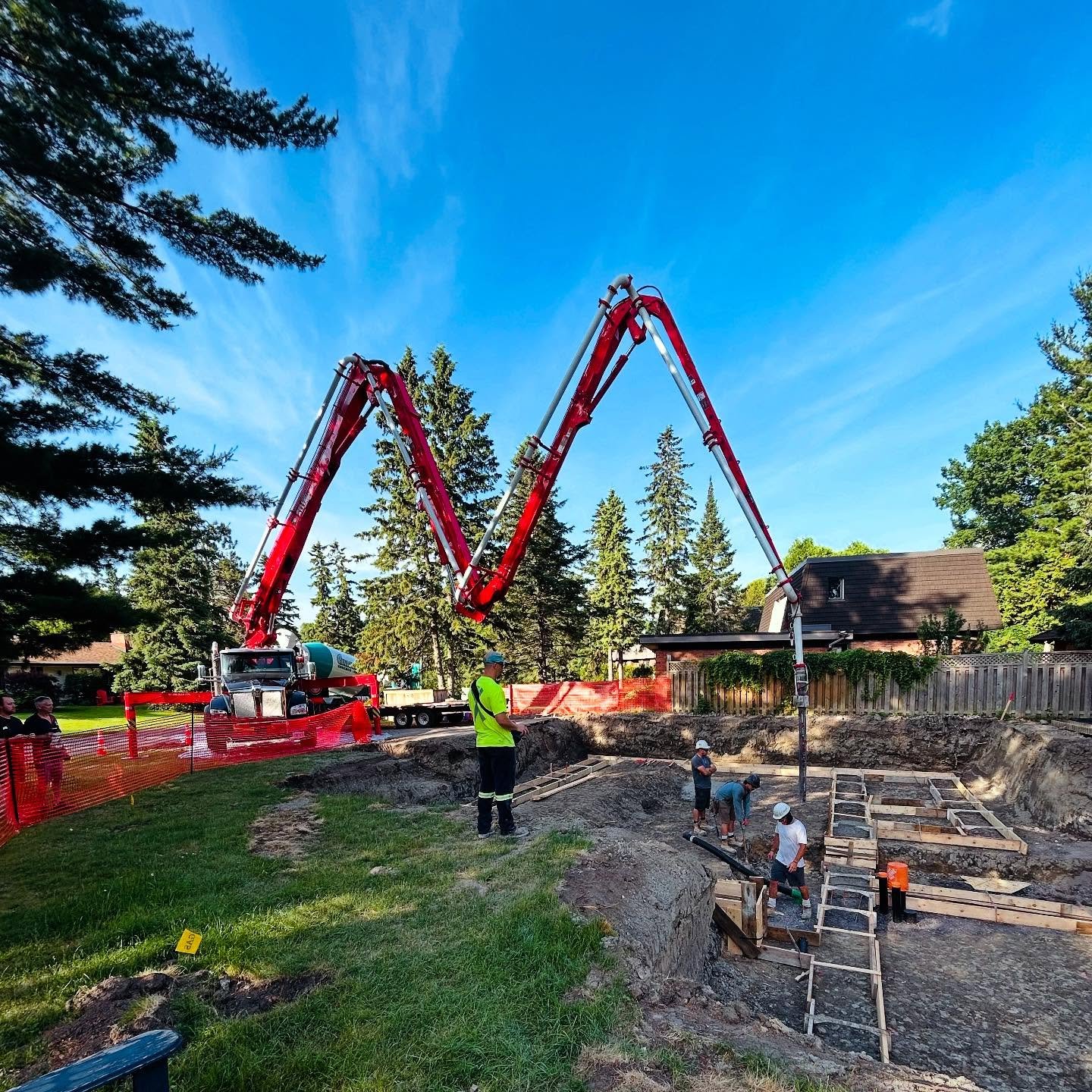 New foundation in Kanata! 
36 degrees at 08h30 🔥

#ottawa #ottawaconstruction #ottawahomes #ottawarealestate