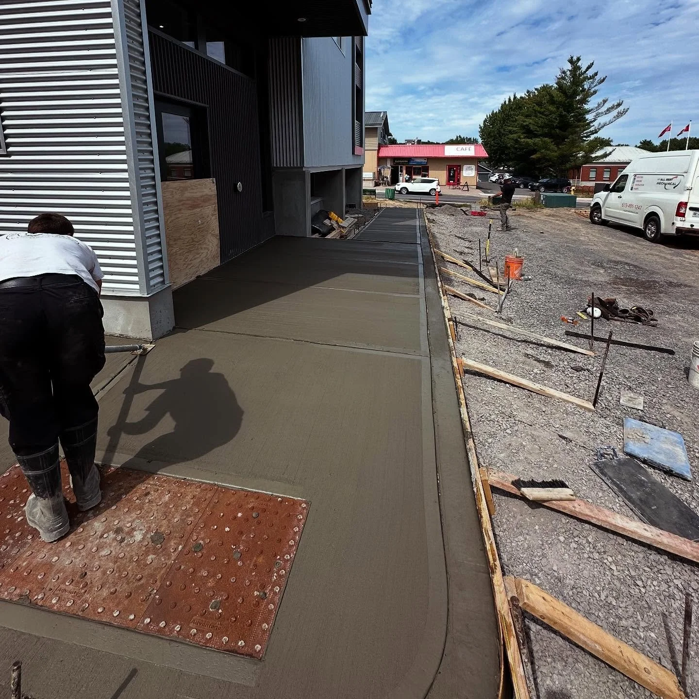 Apron around building. Broom finish with wet control joints.
 #ottawa #ottawaconstruction #ottawaconcrete #ottawaphoto