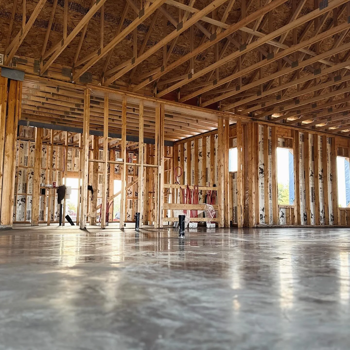 2500 sqft in Pakenham. Our crew is the best.  #worldofconcrete #ottawa #ottawaconstruction