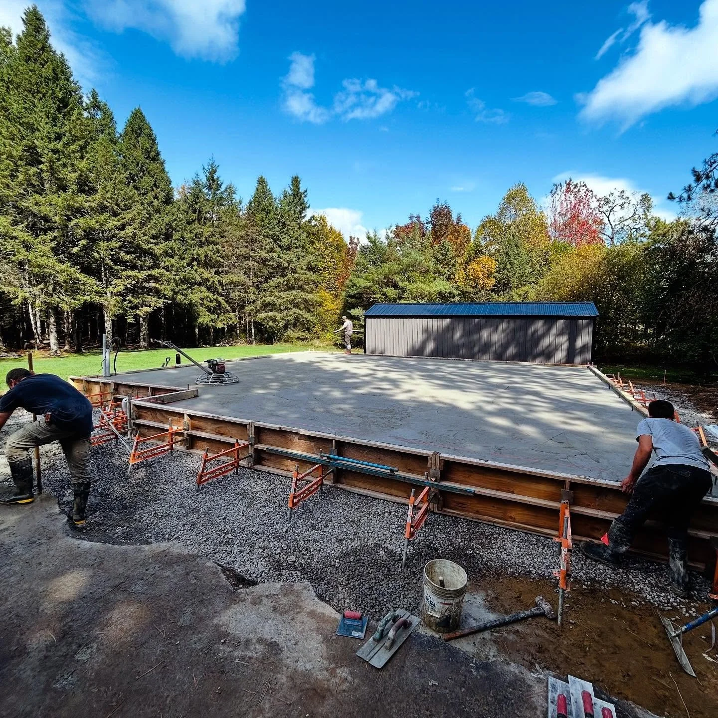 It was a pleasure work on @kevinhaimegolf Pro Golfer's new project!!! Rough finish on monolithic slab for upcoming epoxy floor!! #ottawaconcrete #ottawaconstruction