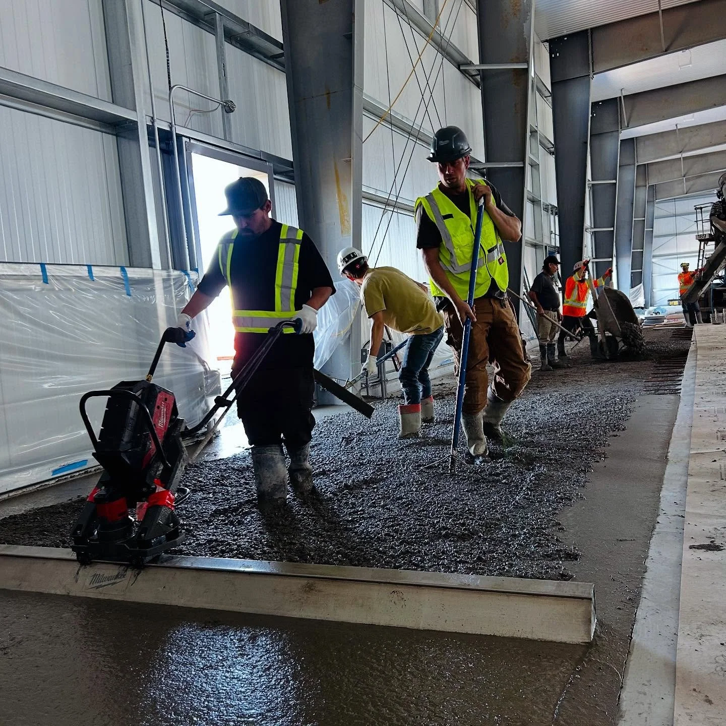 Large warehouse slab 

#ottawa #ottawaconcrete #ottawarenovations #ottawaconstruction #ottawaconstructionassociation