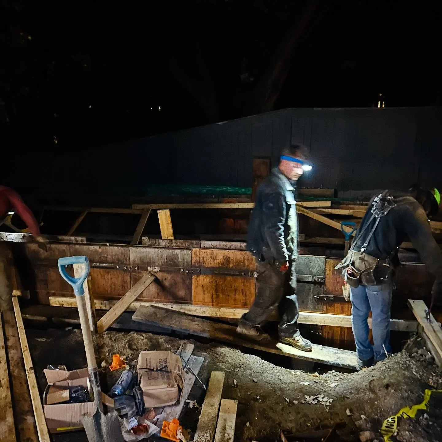 The season of late nights begin with @nortonbrosfoundations #ottawaconstruction #ottawa