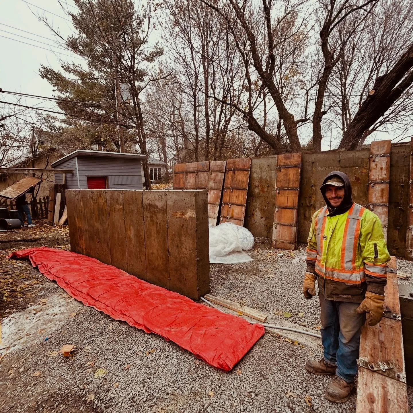 Mittens and orange tarps 🥶 #ottawa #ottawaconstruction #ottawarealestate