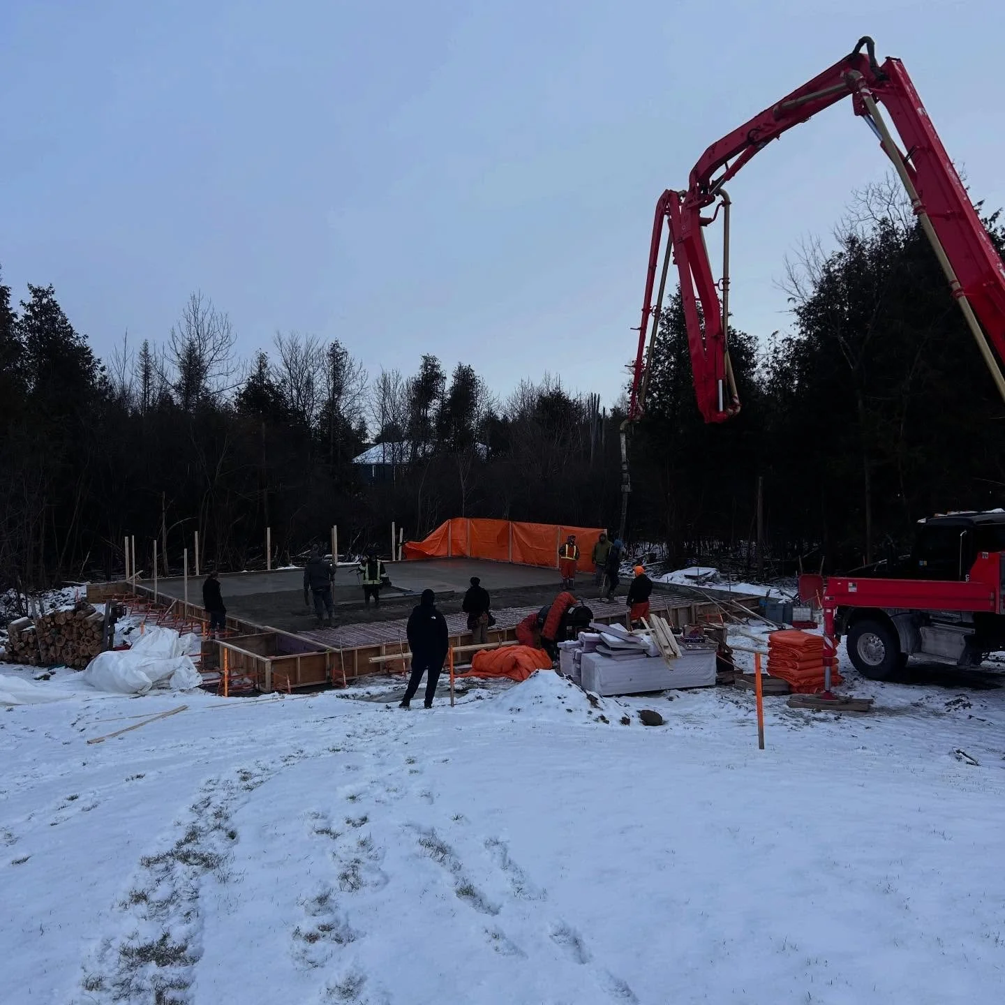 Big day of winter logistics for a 2500 sqft monolithic. We have the best guys 🎄❄️ Job contracted by @summit_dc er
#ottawa #ottawaconstruction #ottawarealtor