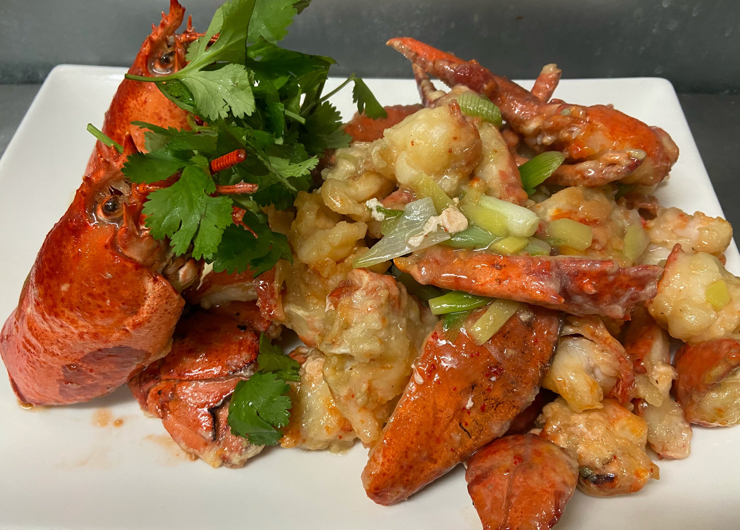 Live Lobster with Ginger and Scallion