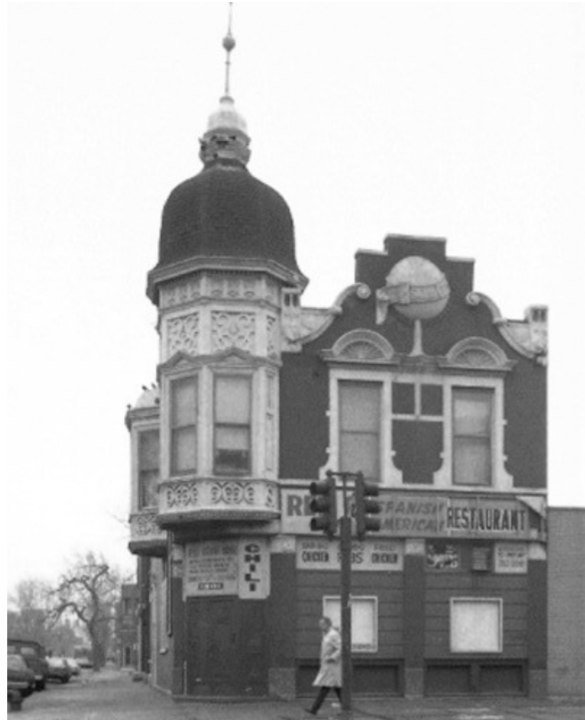 Happy TBT! This pic of the building Mac's calls home is from the 1970s. The building was built in 1900-1901 and was designated a Chicago landmark in  2011. It was originally a Schlitz tied-house and housed a Schlitz tavern until Prohibition. As a nod