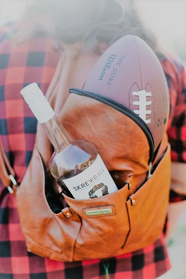 We have to wait for MNF for the Bears, but we've still got a ton of football to watch + the ALCS gets started today with Seattle battling Toronto for the division championship (7:03 p.m.). $5 Skrewball, $4 Paddy's, $12 Miller/Coors pitchers + our dai