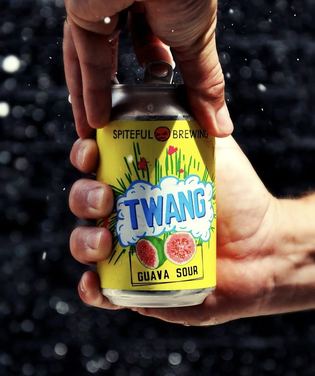 Now on draft: Spiteful Brewing Twang Guava Gose.  Kettle-soured wheat ale crafted with guava puree. Tart, tangy, and bursting with guava goodness.
.
.
.
.
.
.
(pic: Spiteful) #chicagofunauthority #chicago #chicagobars #chicagogram #chicagogrammer #ch