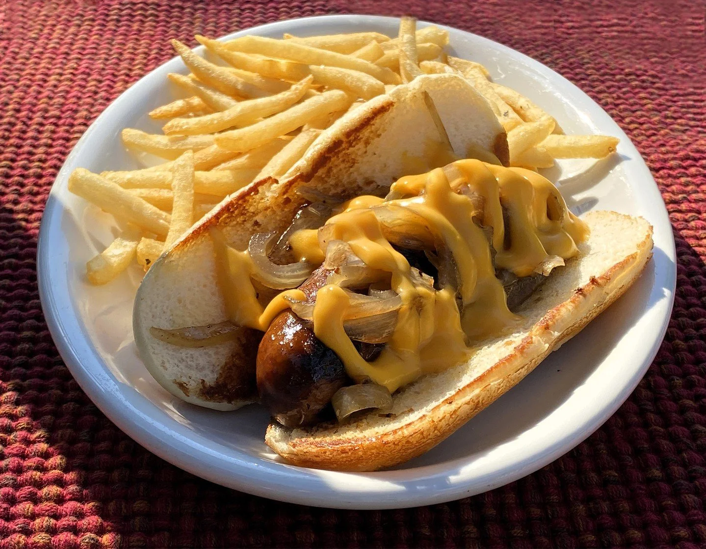 Memorial Day Weekend specials start next Friday! We're featuring a $16 Nueske&rsquo;s Applewood-Smoked Cheddar Bratwurst with Guinness onions, Cheddar cheese sauce, and a side of fries + summery drink specials such as $5 Skyy Vodka Lemonades, $5 Sunt