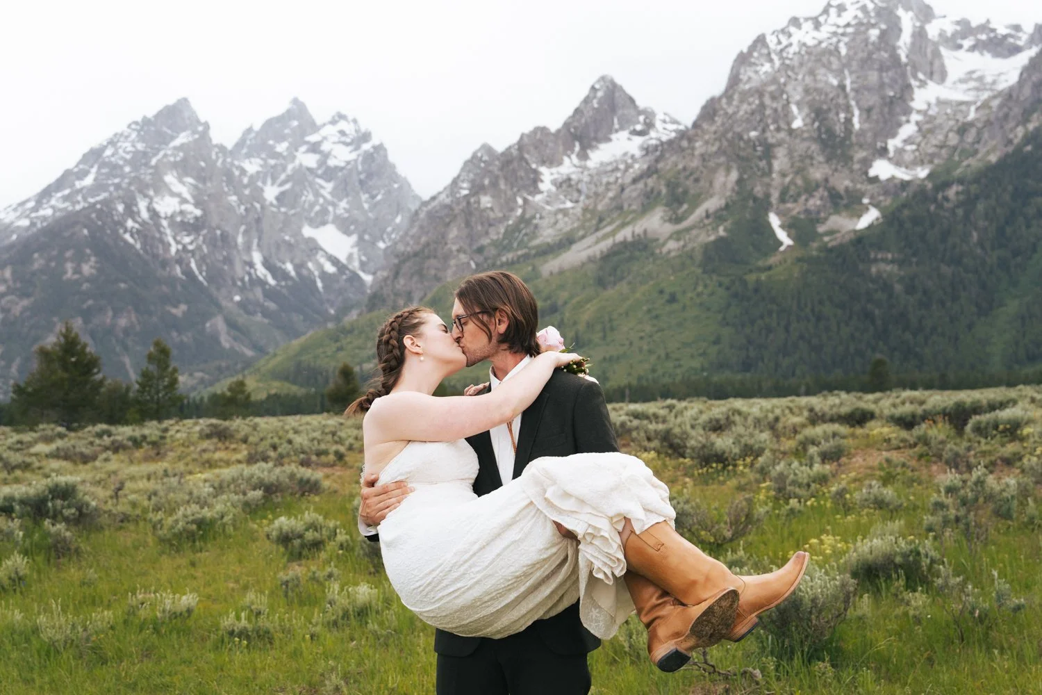 grand Teton wedding photographer Mountain View turnout