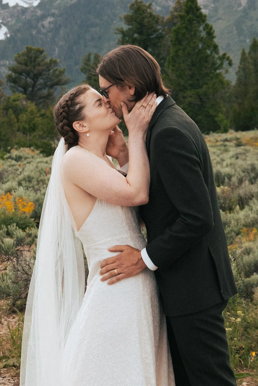 Mountain View turnout wedding photos