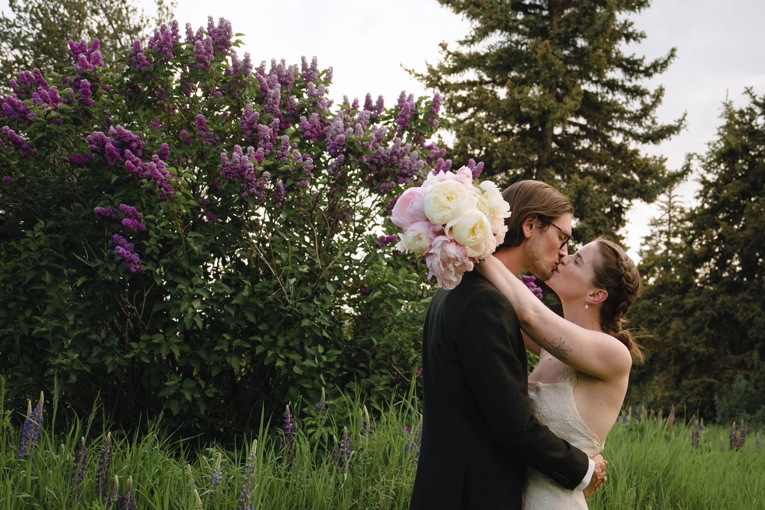 wedding couple at dornans in Grand Teton
