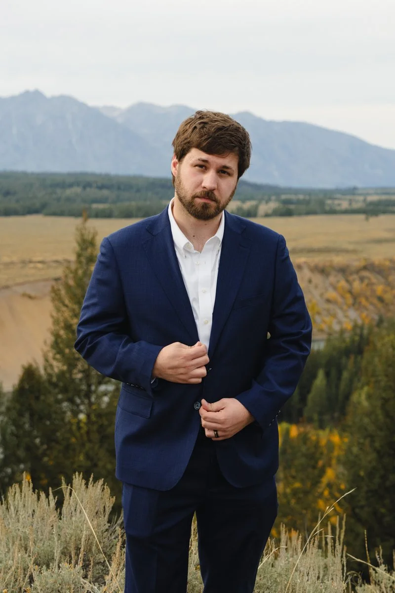 groom at the snake river overlook in wyoming