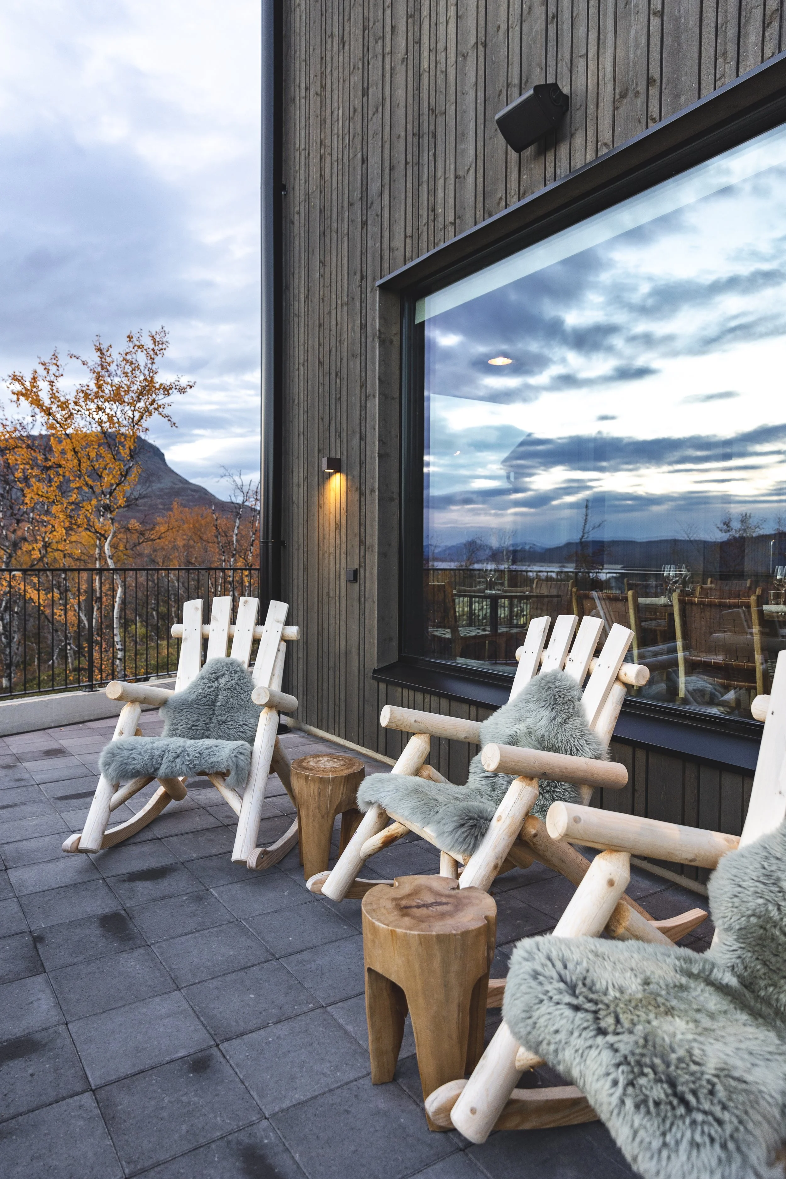 CAHKAL_EXTERIOR_autumn_2.jpg