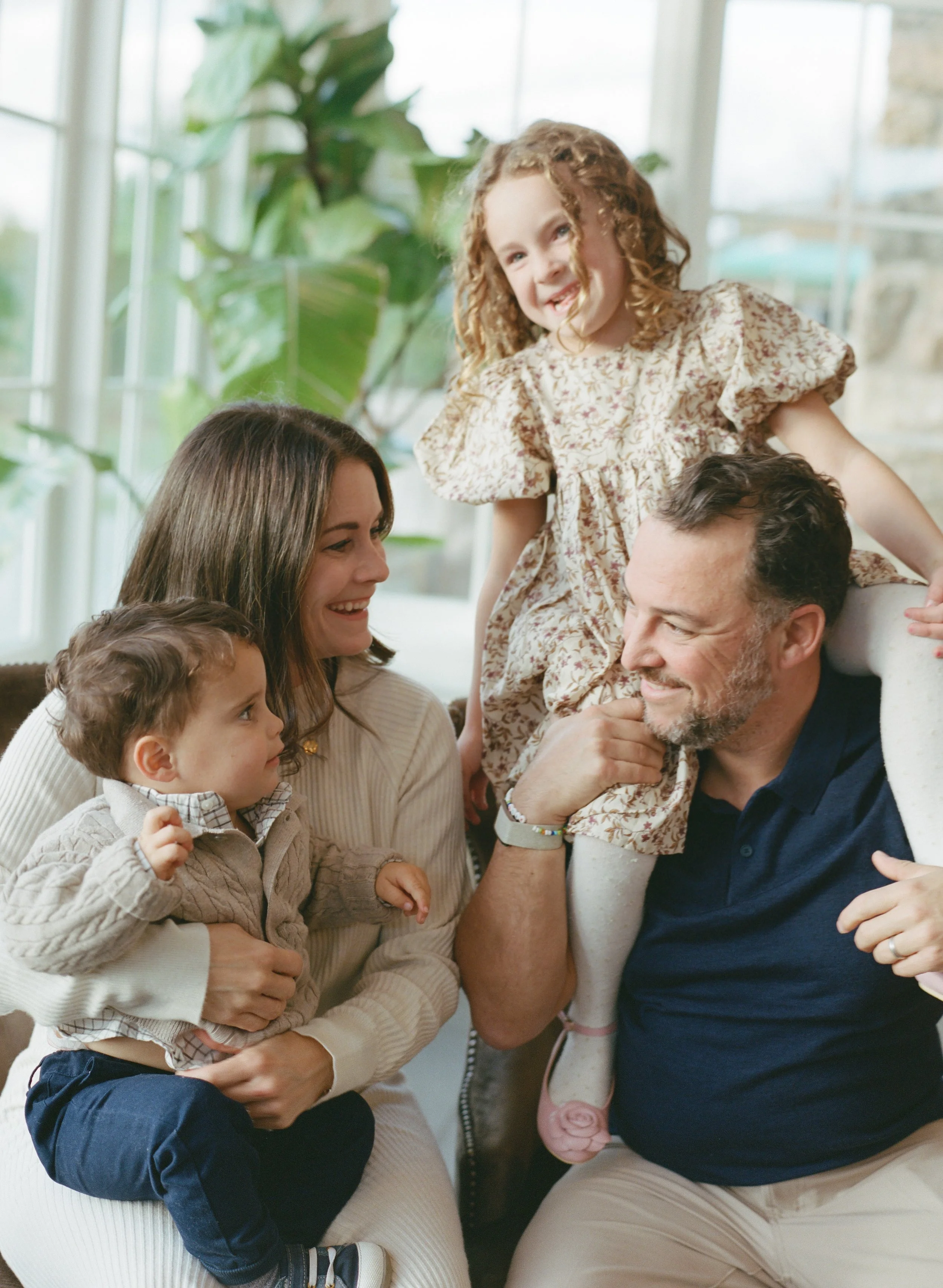 102401 - PirchioFamily-LaurenMiles-39.jpg