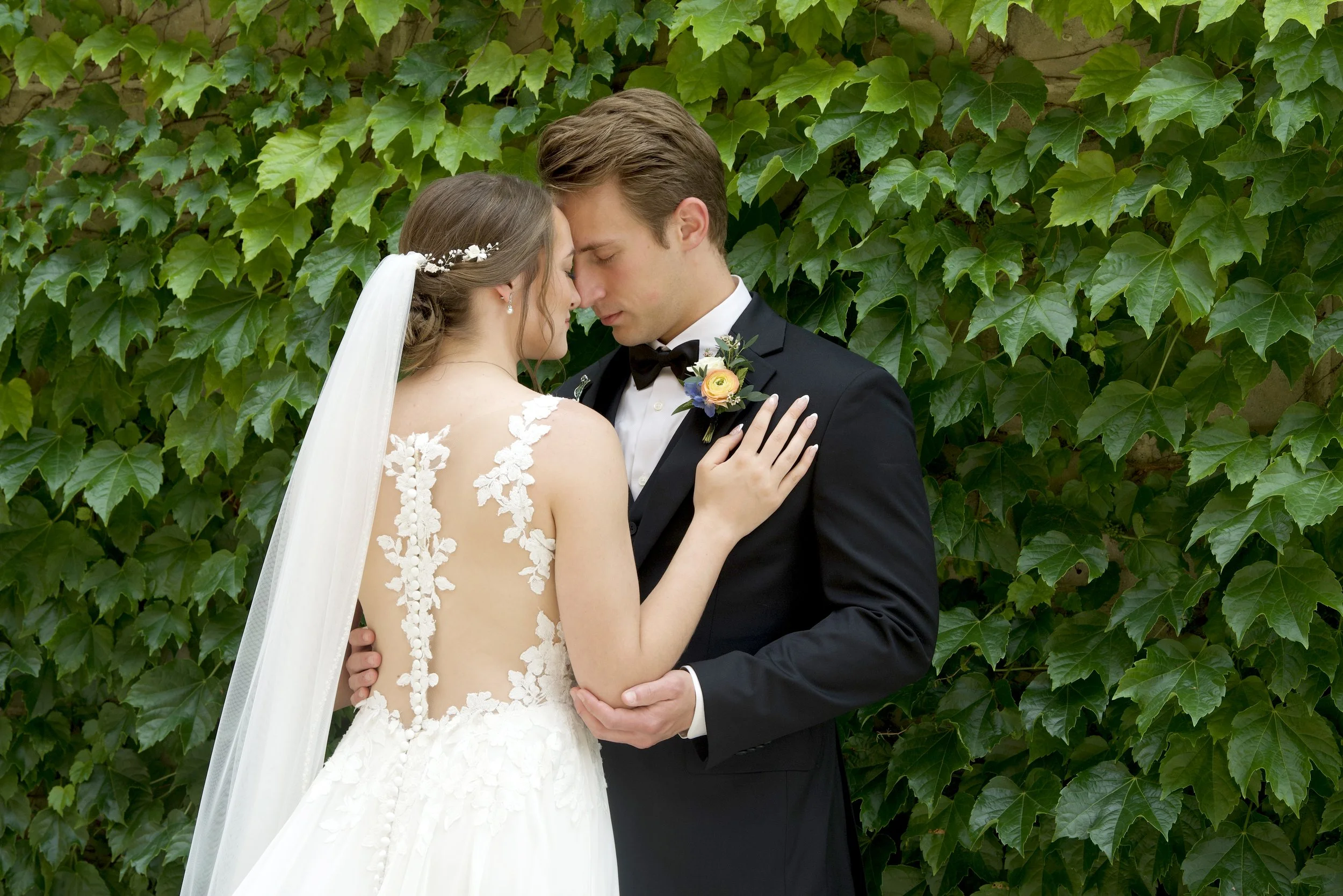Texas Hill Country Wedding Photographer / Austin Documentary Wedding Photographer / Texas Hill Country Weddings