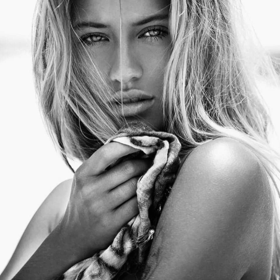 BCAF7437-8C41-45A6-9ED1-70703D4873BE