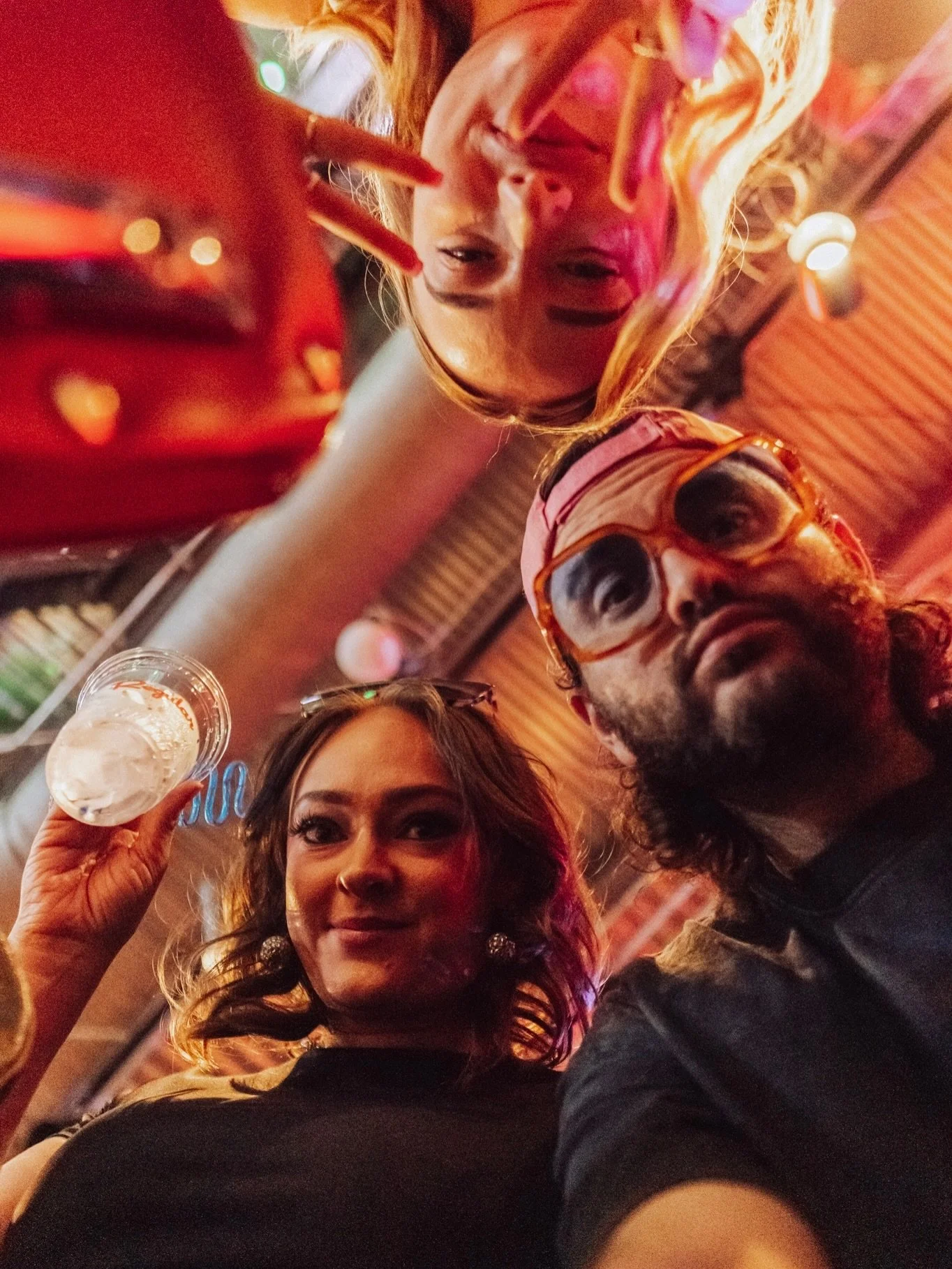 i was just tryna shoot content
ended up in a whole tornado situation
disco duck secured

feat. @gagebriney + @alixearle 

#tornadolover #nashvillenights #contentcreatorlife #chaoticenergy #viralvibes