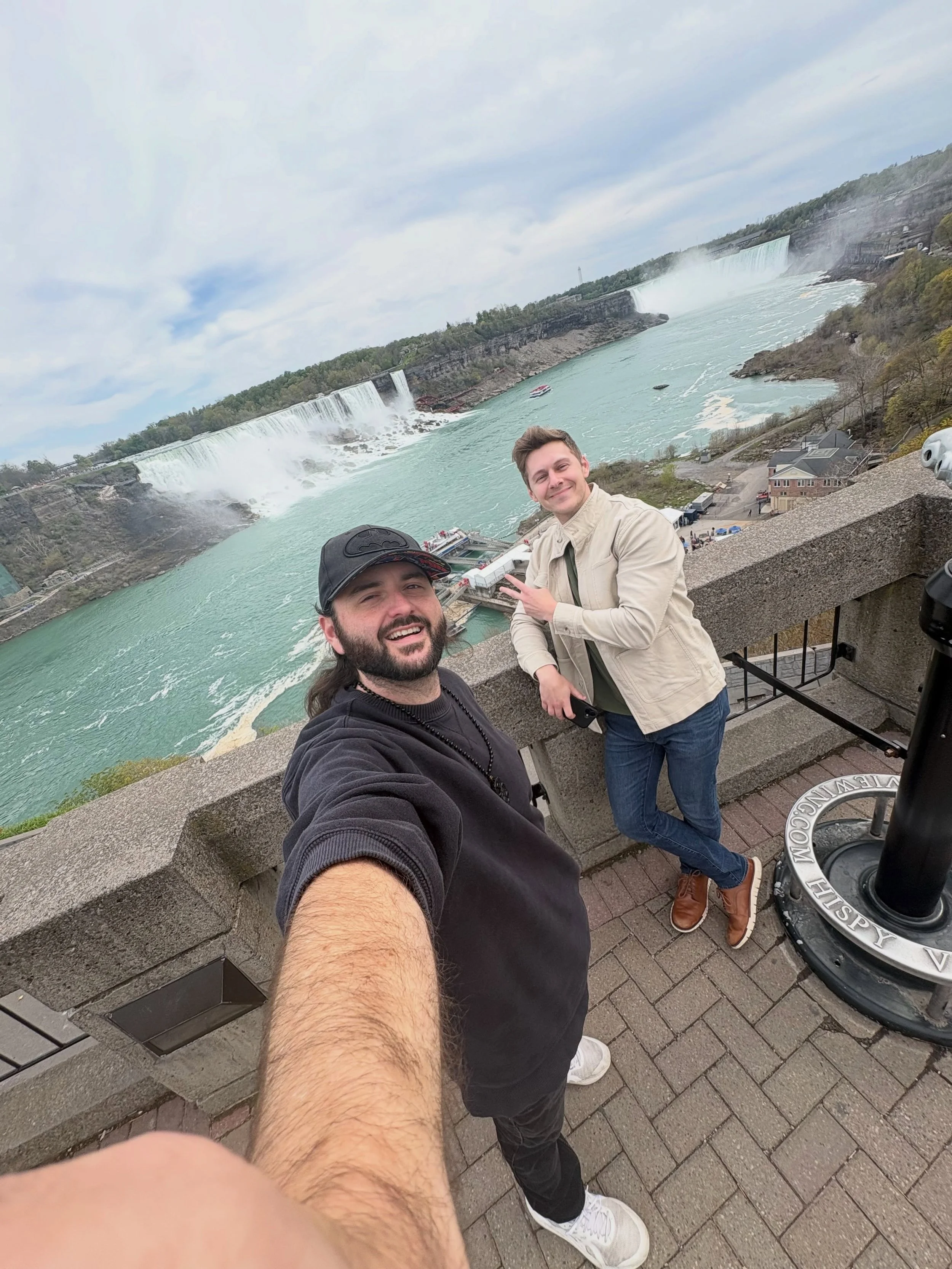 flew to Niagara Falls this weekend and gotta say&hellip; the water had zero respect for personal boundaries. 🌊😮&zwj;💨

#NiagaraFalls #AggressivelyWet #TravelDump #WeekendVibes #NatureIsWild