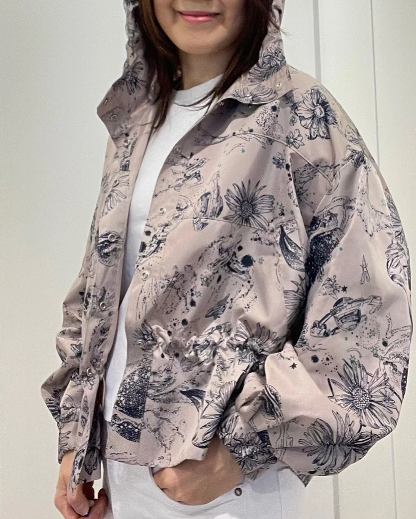 Flower hooded jumper
.

🌟 sell on the website
👇
www.twodates.com.au 
🌟 After purchasing a product online , you can also pick up items at ivy hair co. @ivyhairco_ 

🌟You can check detailed products at @twodates_official 

🌟 Available at Hornsby I