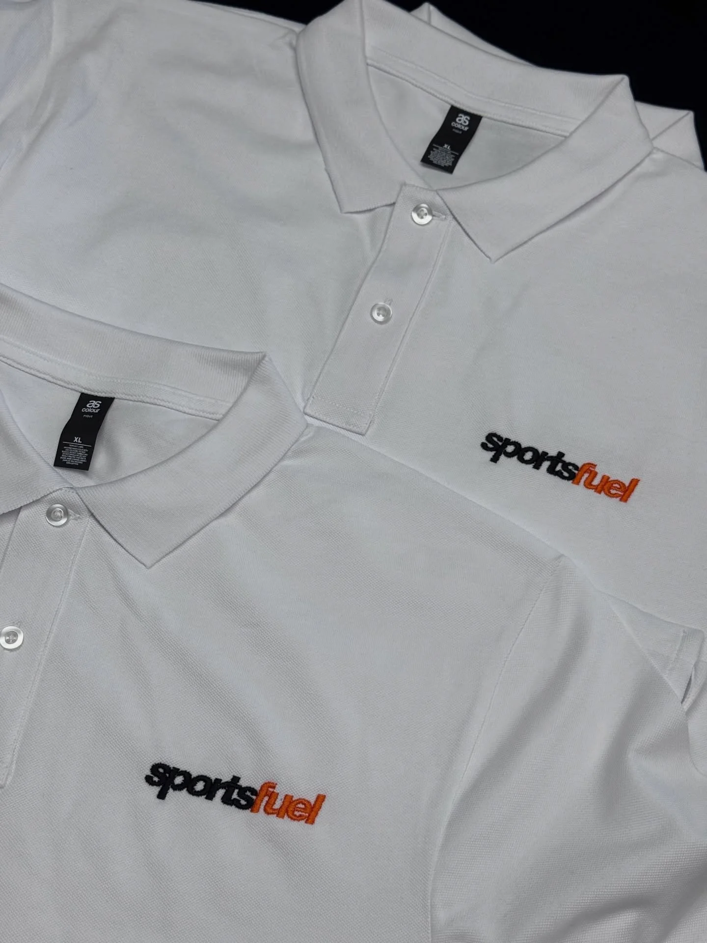 White done right. 🤍
Sharp polos + clean embroidery = instant professional.

When your team looks this tidy, your brand does the talking.
Subtle. Smart. Seriously good.

📍34 Fifteenth Avenue, Tauranga
📞 0800 STITCH IT or (07) 949 9255
📲 sales@embr