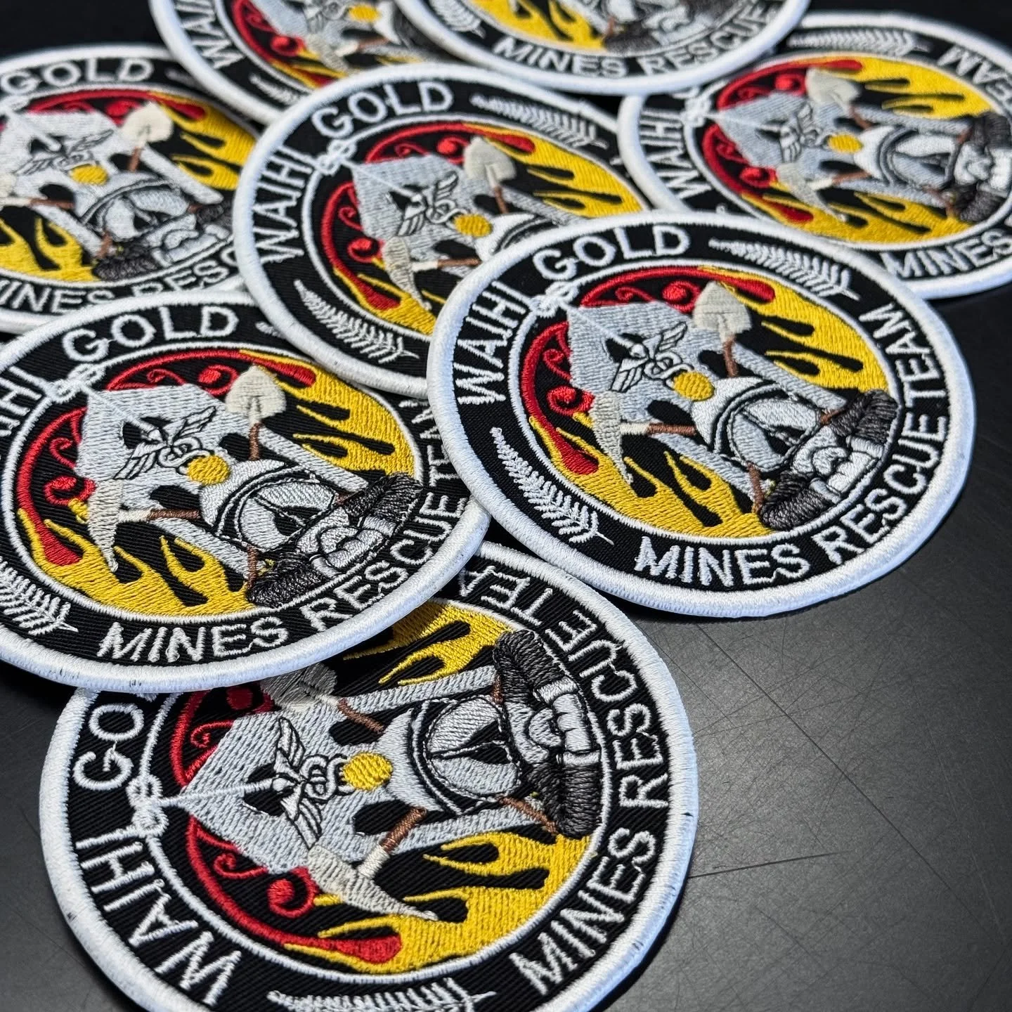 Check out these crisp iron-on drill patches made for the Waihi Gold Mine &ldquo;Mines Rescue Team&rdquo; &mdash; heading across the ditch to Brisbane to compete in a multi-team event! 🇳🇿✈️🇦🇺

Every stitch says team pride, grit, and gold-standard 