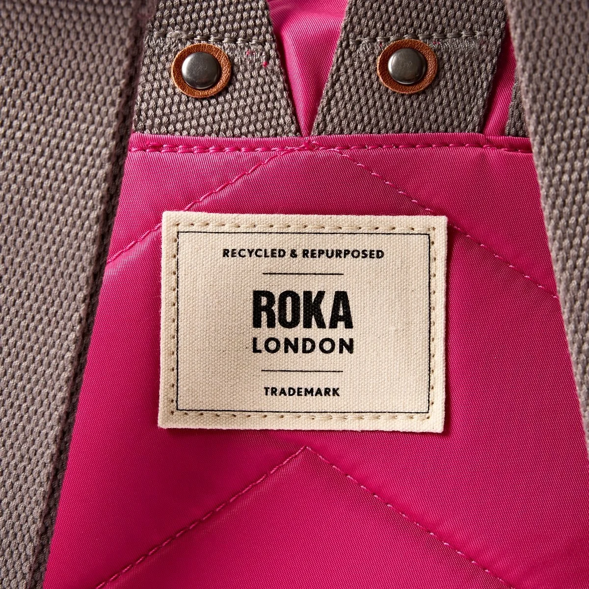 ROKA_BANTRY B_SMALL_GRANITA RED_LABEL - Medium.jpg
