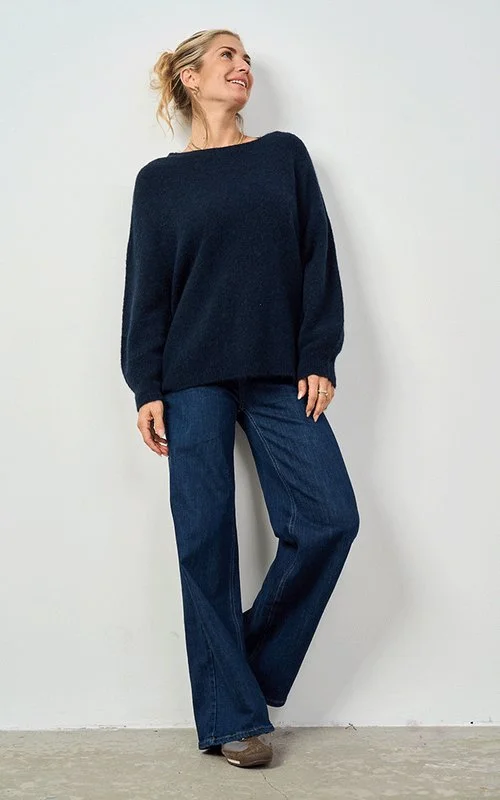2_2_BettinaLong_Navy.jpg