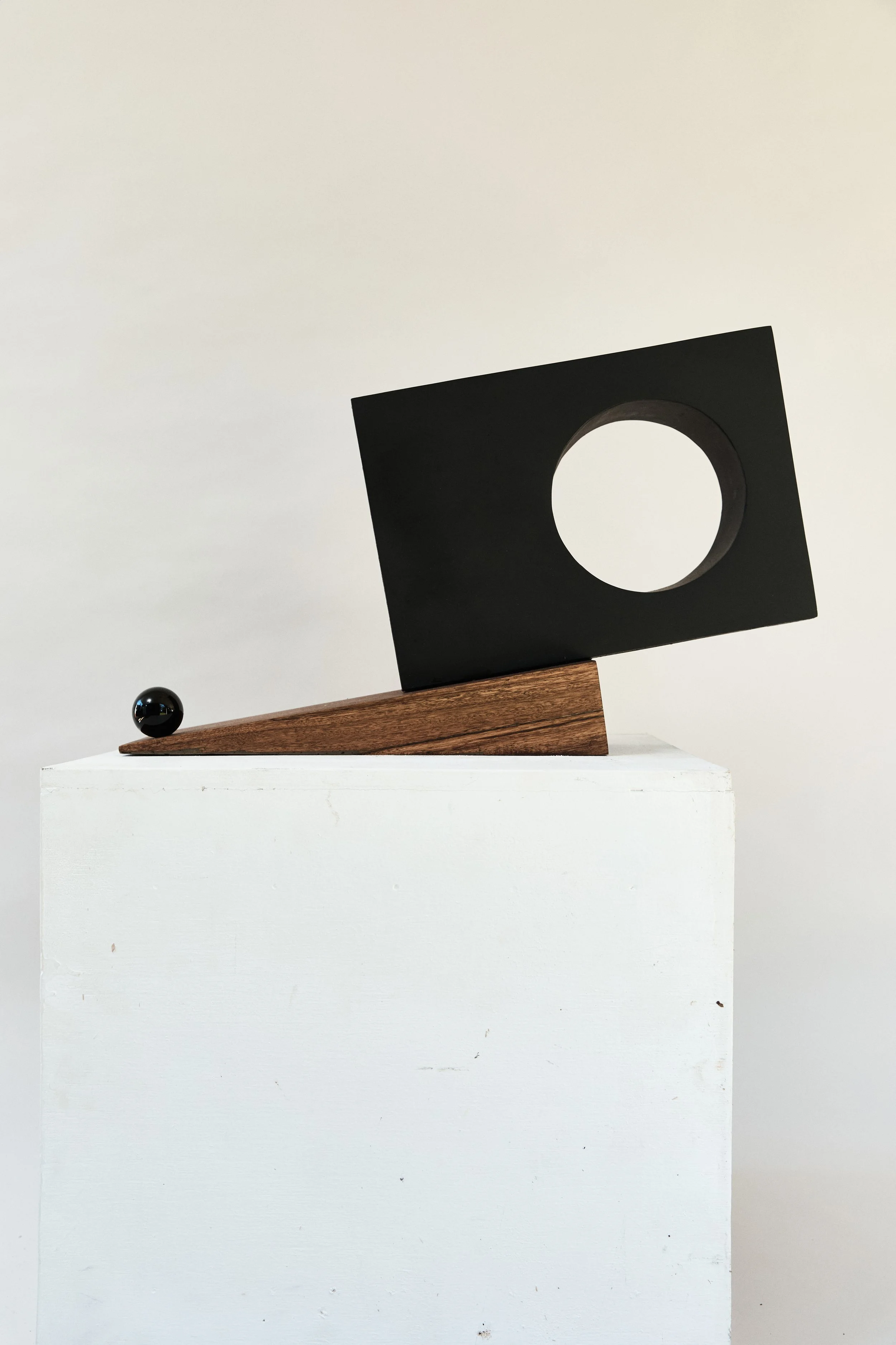 1 THE EDGE 45CM X75CM X 18CM.jpg