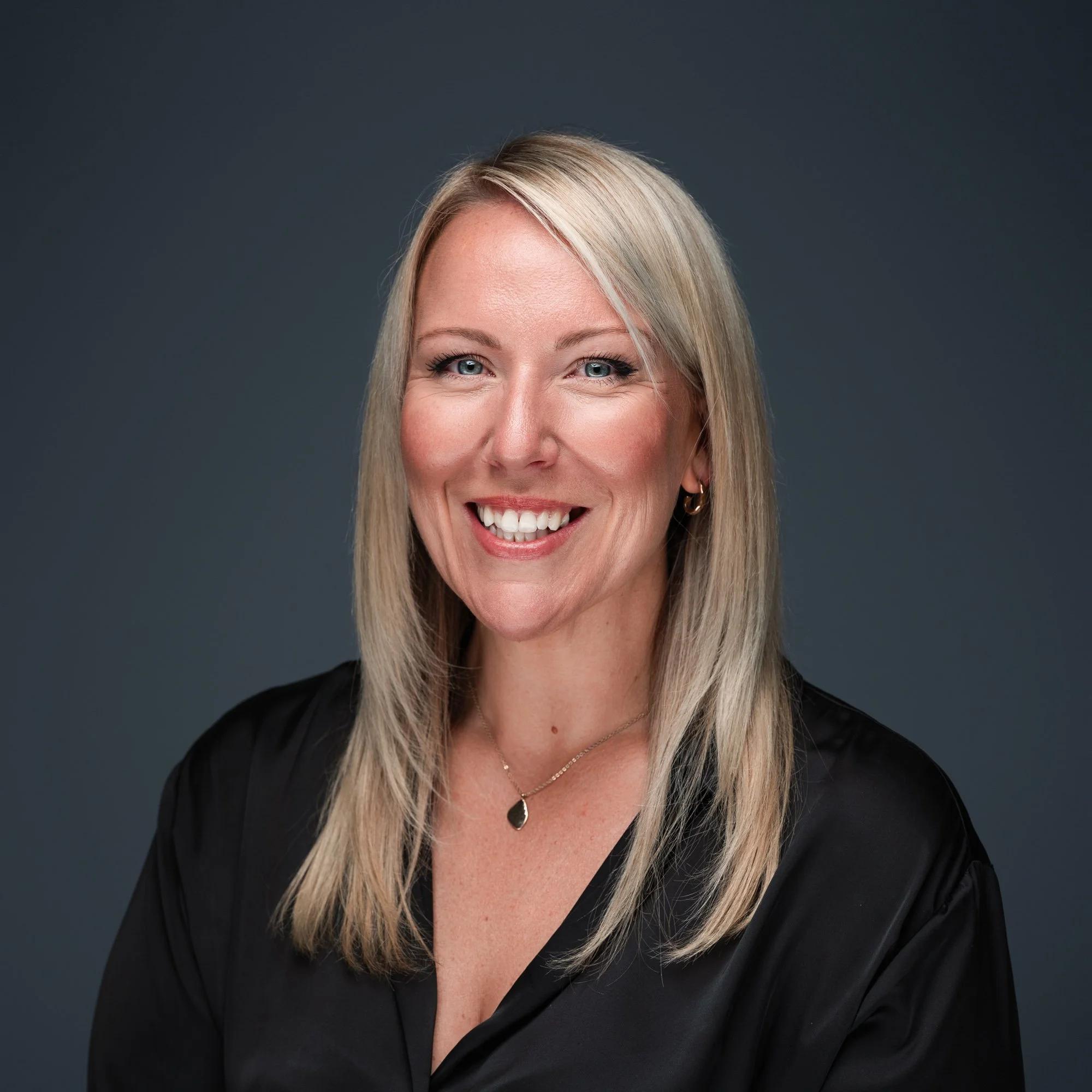 corporate headshots, Professional headshots Northamptonshire, linkedin headshots, professional headshot photographer kettering, northampton, london