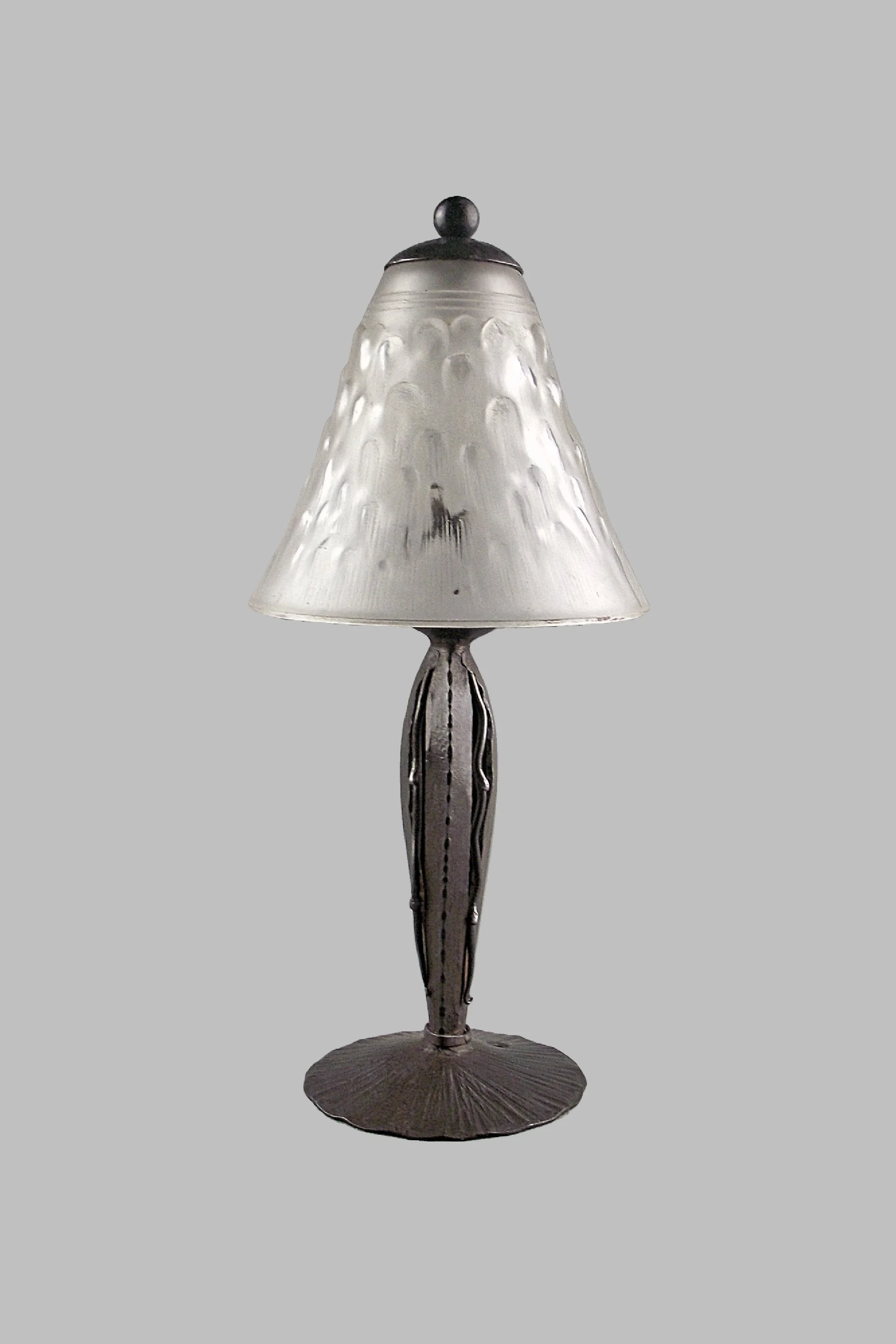 Art Deco lamp stylish design quality craftsmanship shade signed MULLER Freres France 1930s item ref 2873
