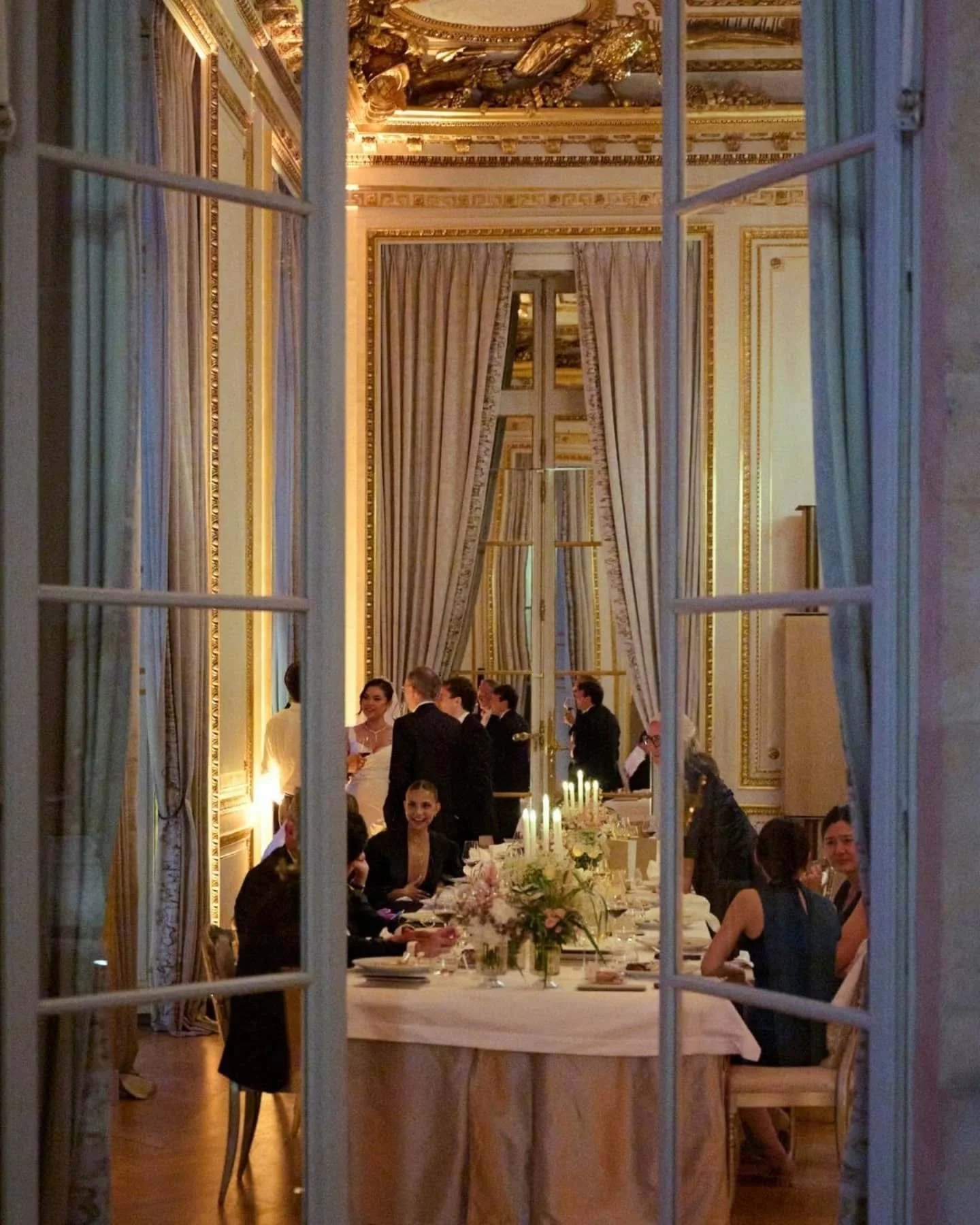 Paris at its finest, Z &amp; Q celebrate at H&ocirc;tel de Crillon, their wedding dinner glowing with chandeliers, couture details, and guests savoring every moment.

Venue: @rosewoodhoteldecrillon
Makeup artist: @roksa_kravchuk_makeup
Hairdresser: @