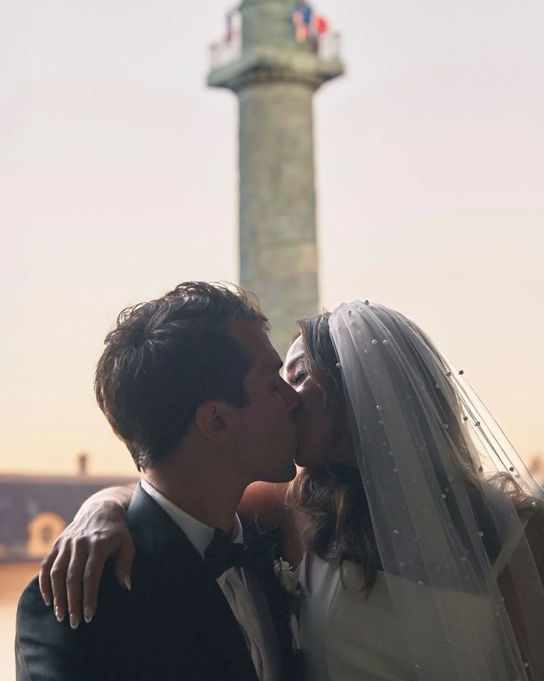 A couple session at the Ritz Paris, with Place Vend&ocirc;me unfolding just beyond the window.⁠
Quiet luxury, French elegance, and an atmosphere that feels both intimate and iconic.⁠
⁠
The Ritz is more than a venue, it&rsquo;s a symbol of Parisian st