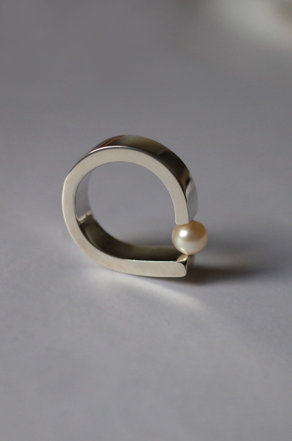 Open_Ring_with_Pearl_1.jpg