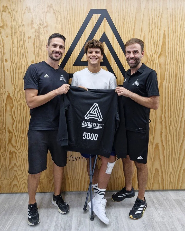 Chegámos aos 5000 clientes! 🎉
⠀⠀⠀⠀⠀⠀⠀⠀⠀⠀
Um marco que celebra o compromisso diário de cuidar, recuperar e devolver confiança a cada pessoa que passa por nós.
⠀⠀⠀⠀⠀⠀⠀⠀⠀⠀
Obrigado a todos os que fazem parte desta caminhada