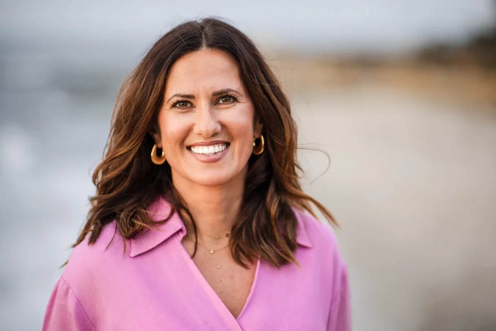 Relaxed outdoor portrait of a smiling woman in Las Vegas
