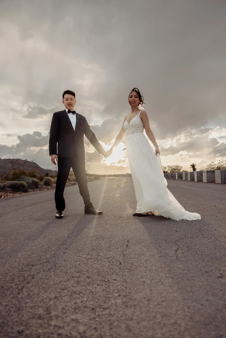 Las Vegas wedding couple at Kyle Canyon