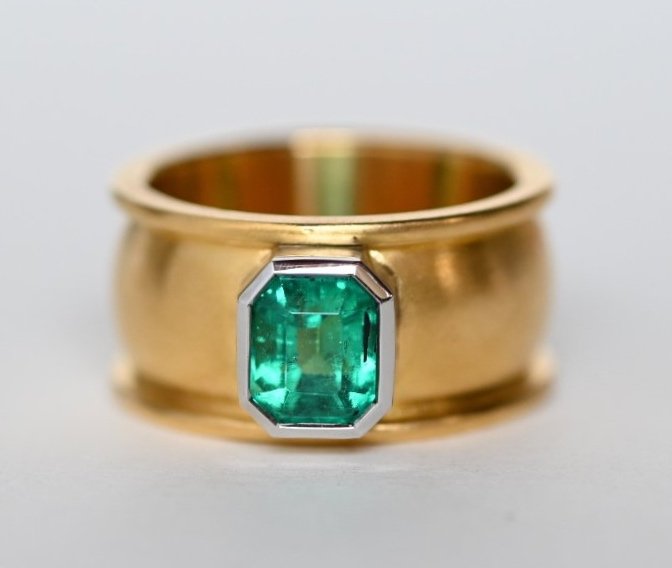 Art Deco Platinum Emerald Ring | dyuthimotors.in