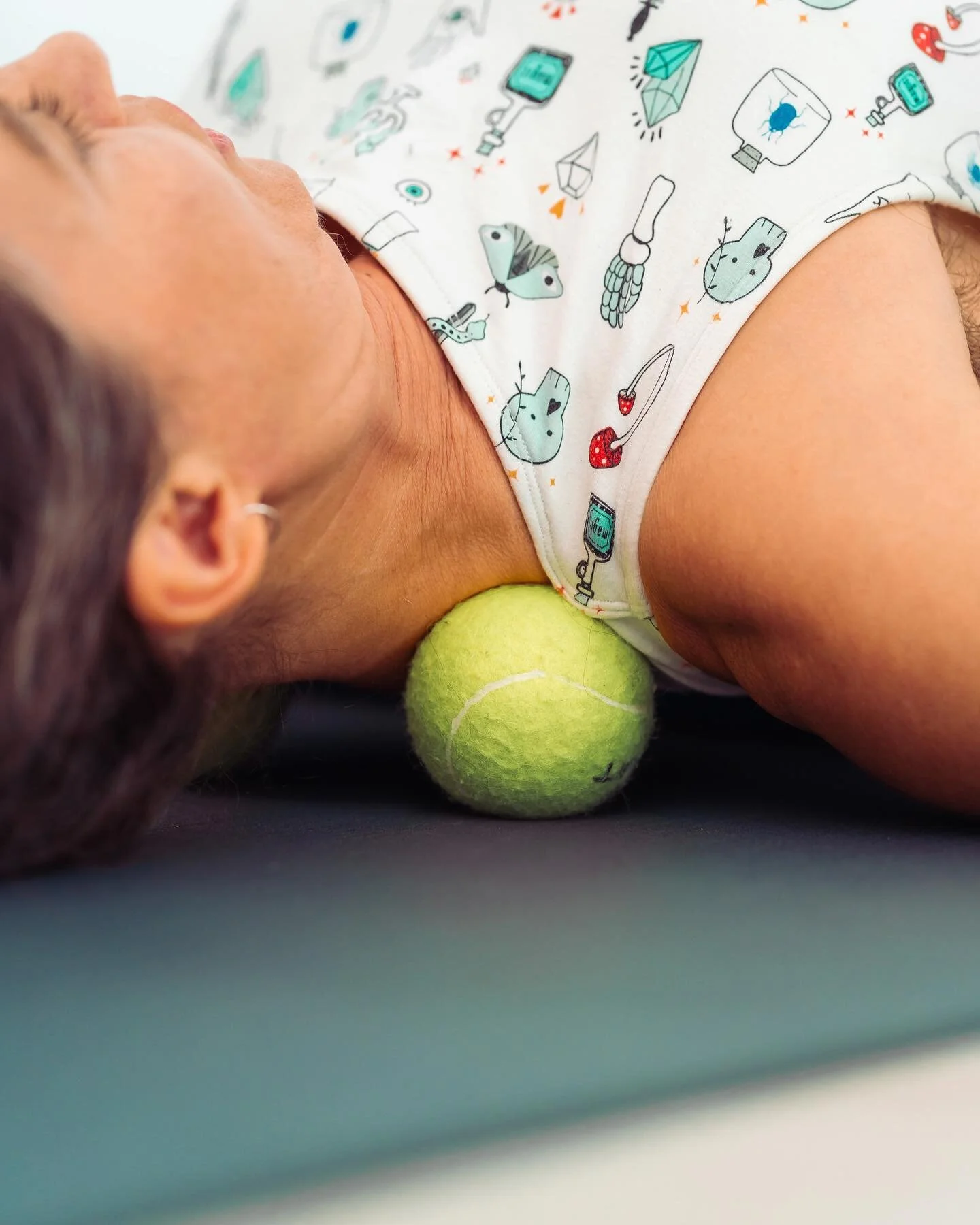 Tennis balls can be your best friend! Use them to massage out trigger points in tight muscles to help prevent aches and pains and potential injuries!🎾