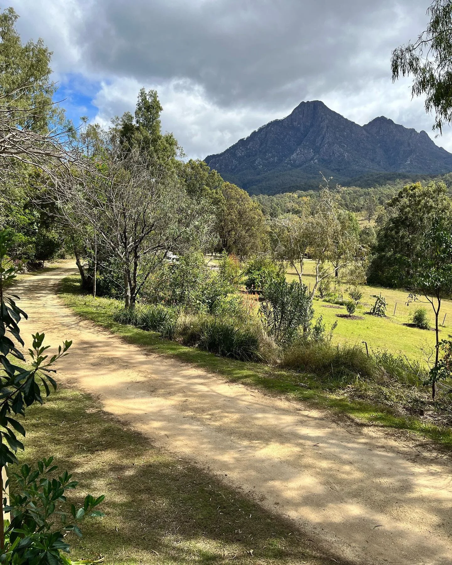 Just finished my Meditation and Movement Retreat at @mtbarneylodge ⛰✨🌱

It&rsquo;s always such a pleasure sharing this space with other humans. Watching the group slow down, open up and recharge😌

Who&rsquo;s coming on my next retreat?😇🤩
