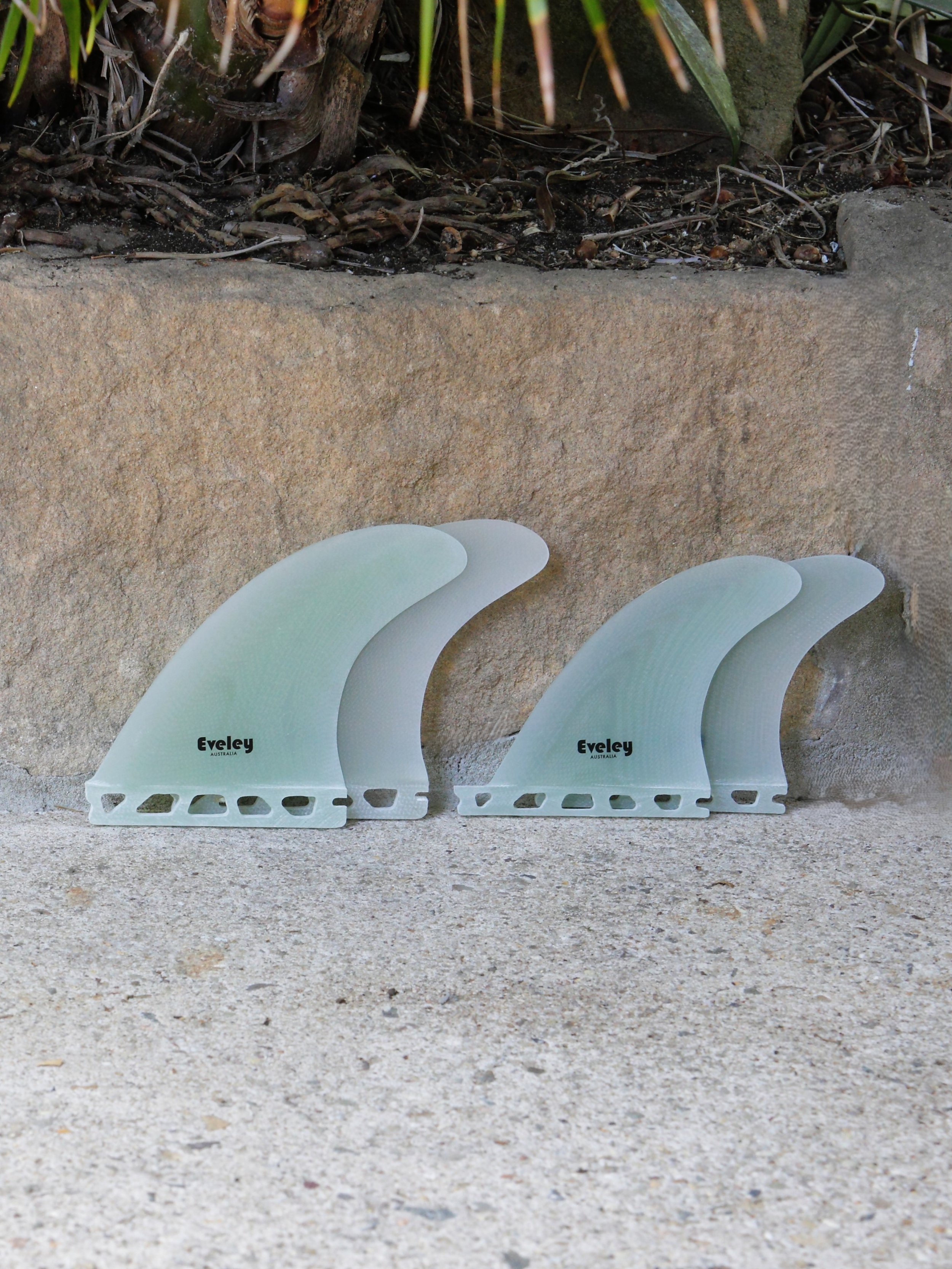 4.5" / 4" F6 Quads, natural Pro Glass. Futures compatible set of four fins.