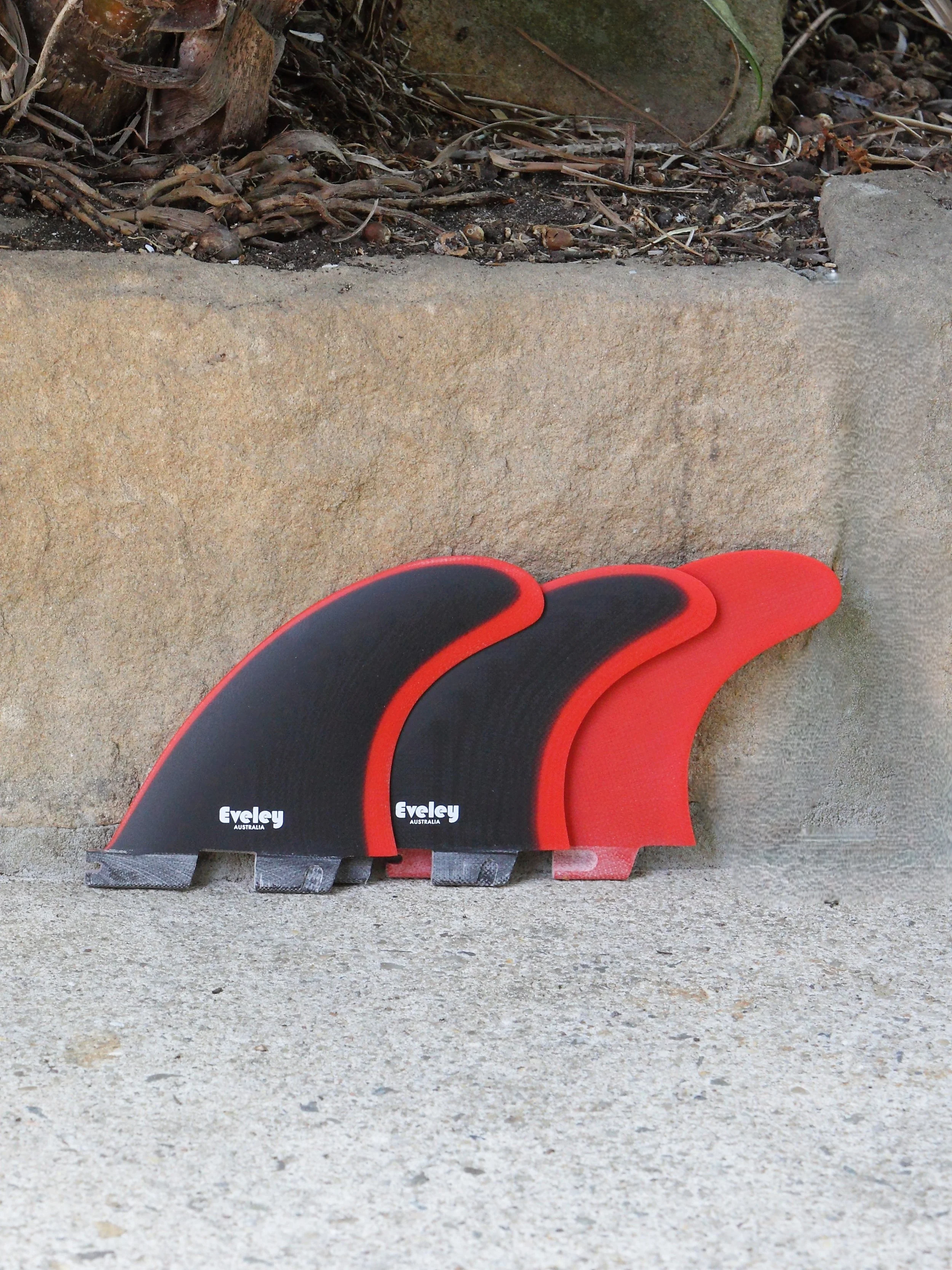 4.6" Performer Thruster Fins – Black on Red Pro Glass | FCS II Compatible (Set of 3)
