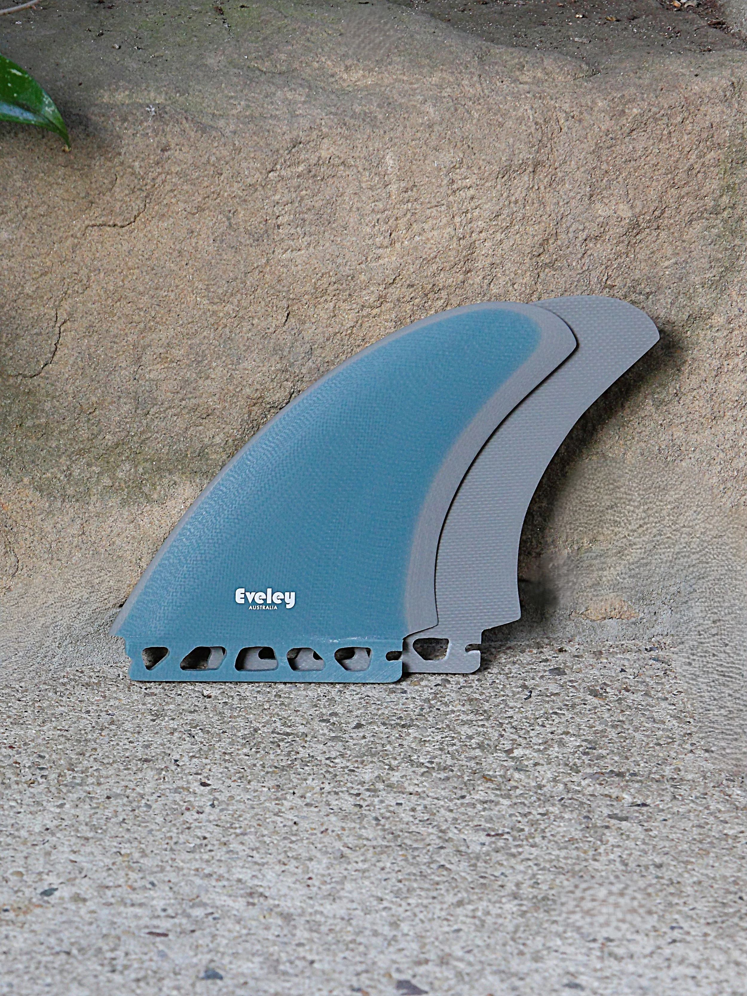 5.5" BC Twin Fins – Futures Compatible blue on grey Pro Glass (2 fins)